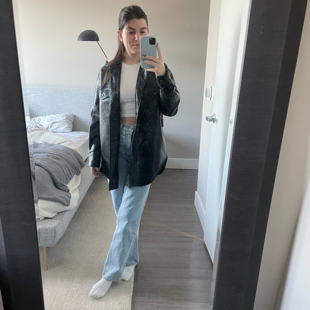 Aritzia Wilfred The GANNA™ Shirt Black Vegan Leather
Jacket